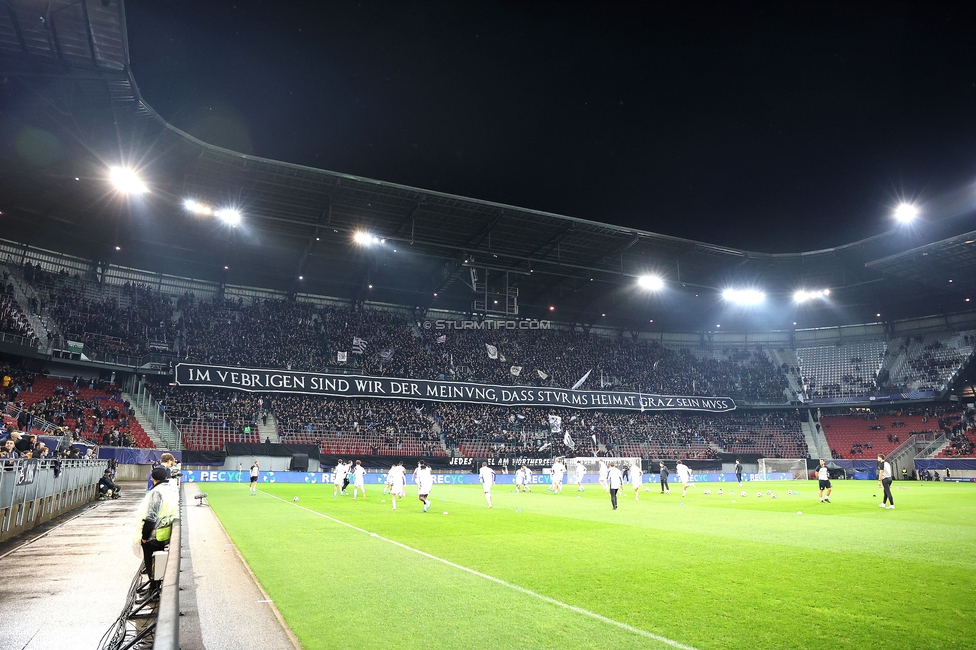 Sturm Graz - Club Brugge
UEFA Champions League Ligaphase 2. Spieltag, SK Sturm Graz - Club Brugge, Woerthersee Stadion Klagenfurt, 02.10.2024. 

Foto zeigt Fans von Sturm
