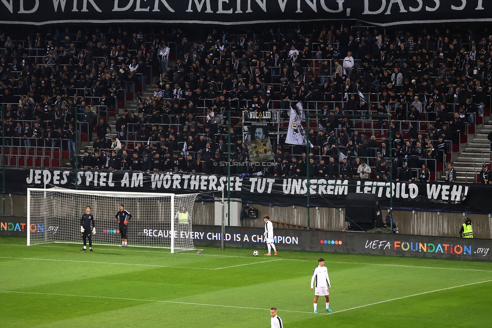 Sturm Graz - Club Brugge
UEFA Champions League Ligaphase 2. Spieltag, SK Sturm Graz - Club Brugge, Woerthersee Stadion Klagenfurt, 02.10.2024. 

Foto zeigt Fans von Sturm
