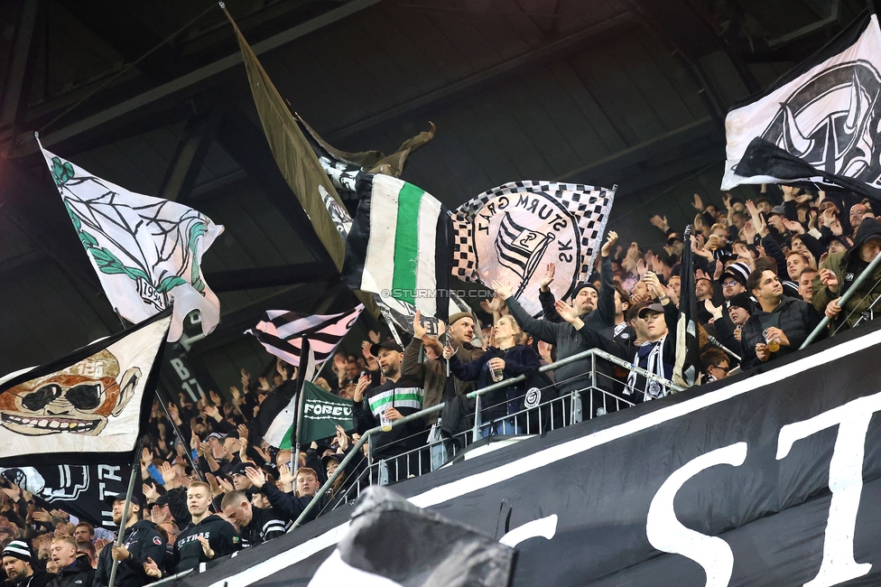 Sturm Graz - Club Brugge
UEFA Champions League Ligaphase 2. Spieltag, SK Sturm Graz - Club Brugge, Woerthersee Stadion Klagenfurt, 02.10.2024. 

Foto zeigt Fans von Sturm mit einem Spruchband
