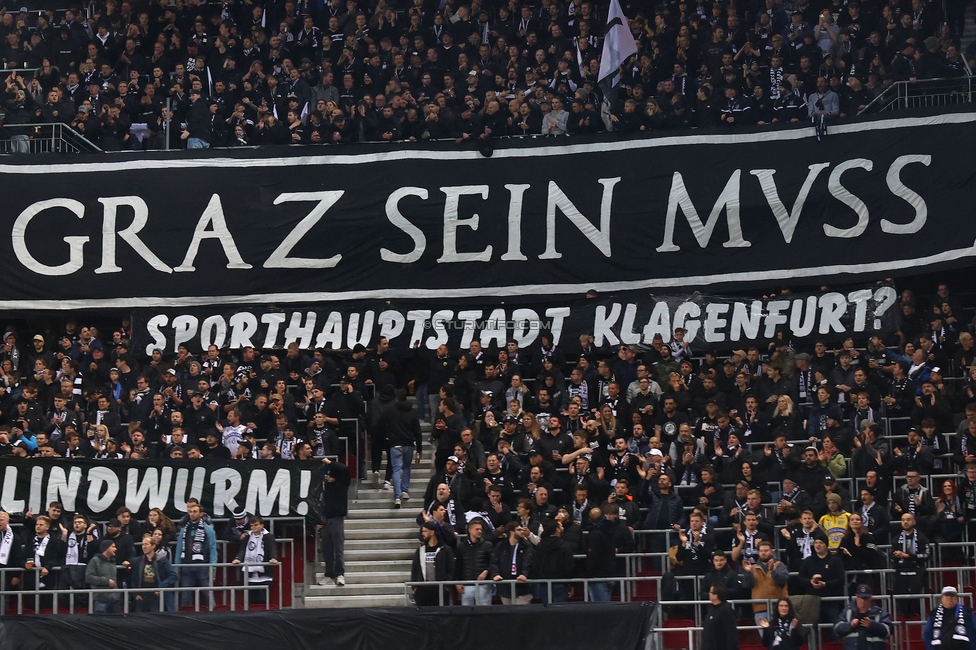 Sturm Graz - Club Brugge
UEFA Champions League Ligaphase 2. Spieltag, SK Sturm Graz - Club Brugge, Woerthersee Stadion Klagenfurt, 02.10.2024. 

Foto zeigt Fans von Sturm mit einem Spruchband
