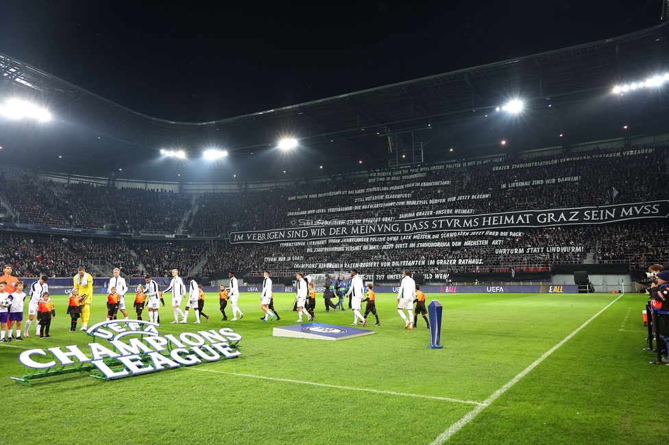 Sturm Graz - Club Brugge
UEFA Champions League Ligaphase 2. Spieltag, SK Sturm Graz - Club Brugge, Woerthersee Stadion Klagenfurt, 02.10.2024. 

Foto zeigt Fans von Sturm mit einem Spruchband
