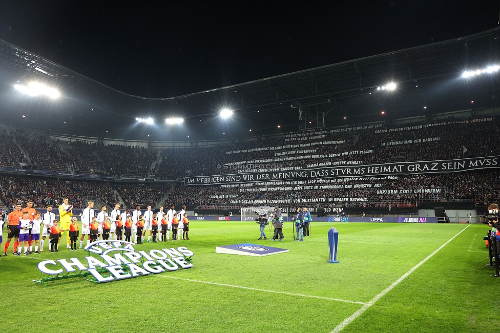 Sturm Graz - Club Brugge
UEFA Champions League Ligaphase 2. Spieltag, SK Sturm Graz - Club Brugge, Woerthersee Stadion Klagenfurt, 02.10.2024. 

Foto zeigt Fans von Sturm mit einem Spruchband
