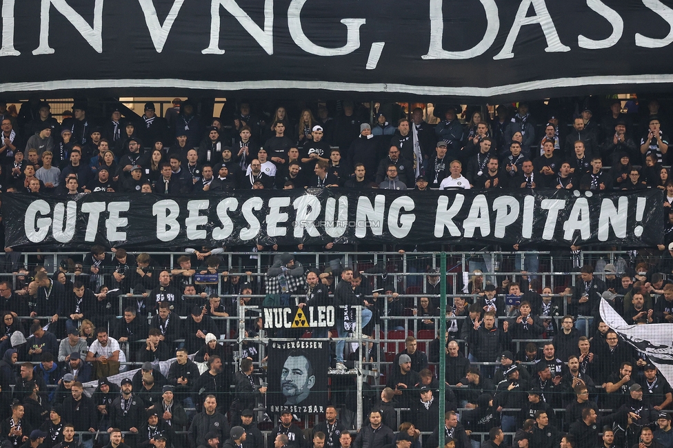 Sturm Graz - Club Brugge
UEFA Champions League Ligaphase 2. Spieltag, SK Sturm Graz - Club Brugge, Woerthersee Stadion Klagenfurt, 02.10.2024. 

Foto zeigt Fans von Sturm mit einem Spruchband
