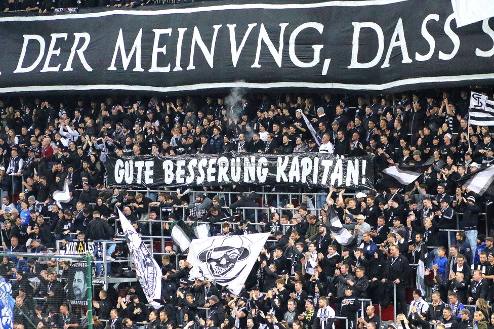 Sturm Graz - Club Brugge
UEFA Champions League Ligaphase 2. Spieltag, SK Sturm Graz - Club Brugge, Woerthersee Stadion Klagenfurt, 02.10.2024. 

Foto zeigt Fans von Sturm mit einem Spruchband
