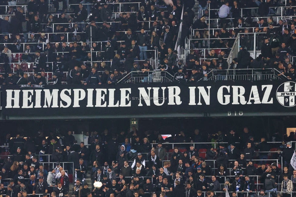 Sturm Graz - Club Brugge
UEFA Champions League Ligaphase 2. Spieltag, SK Sturm Graz - Club Brugge, Woerthersee Stadion Klagenfurt, 02.10.2024. 

Foto zeigt Fans von Sturm mit einem Spruchband
