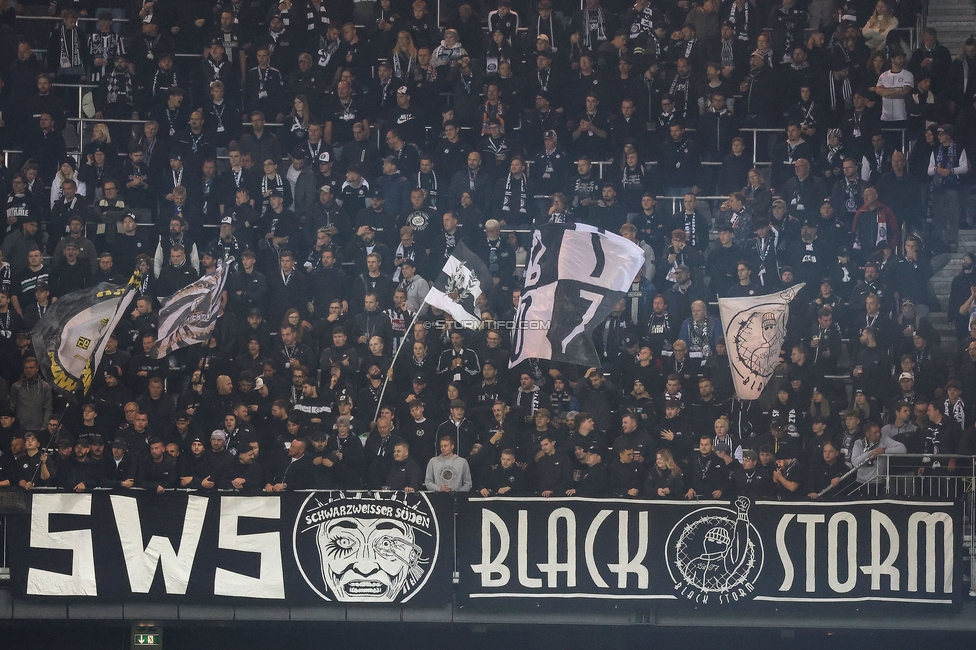 Sturm Graz - Club Brugge
UEFA Champions League Ligaphase 2. Spieltag, SK Sturm Graz - Club Brugge, Woerthersee Stadion Klagenfurt, 02.10.2024. 

Foto zeigt Fans von Sturm
