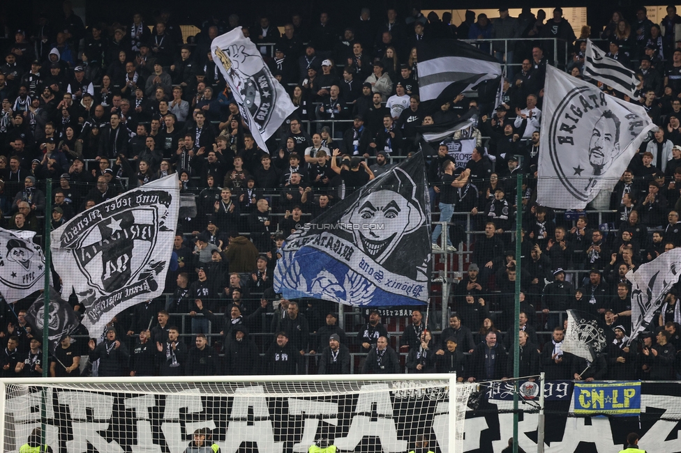 Sturm Graz - Club Brugge
UEFA Champions League Ligaphase 2. Spieltag, SK Sturm Graz - Club Brugge, Woerthersee Stadion Klagenfurt, 02.10.2024. 

Foto zeigt Fans von Sturm
