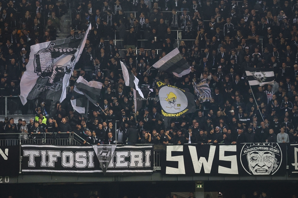 Sturm Graz - Club Brugge
UEFA Champions League Ligaphase 2. Spieltag, SK Sturm Graz - Club Brugge, Woerthersee Stadion Klagenfurt, 02.10.2024. 

Foto zeigt Fans von Sturm
