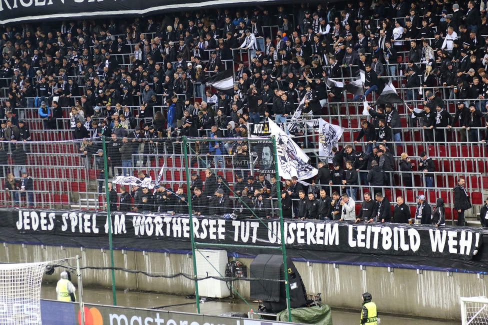 Sturm Graz - Club Brugge
UEFA Champions League Ligaphase 2. Spieltag, SK Sturm Graz - Club Brugge, Woerthersee Stadion Klagenfurt, 02.10.2024. 

Foto zeigt Fans von Sturm
