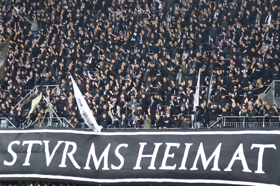 Sturm Graz - Club Brugge
UEFA Champions League Ligaphase 2. Spieltag, SK Sturm Graz - Club Brugge, Woerthersee Stadion Klagenfurt, 02.10.2024. 

Foto zeigt Fans von Sturm
