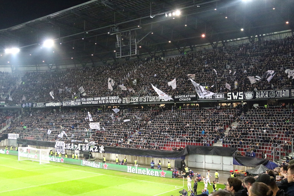 Sturm Graz - Club Brugge
UEFA Champions League Ligaphase 2. Spieltag, SK Sturm Graz - Club Brugge, Woerthersee Stadion Klagenfurt, 02.10.2024. 

Foto zeigt Fans von Sturm
