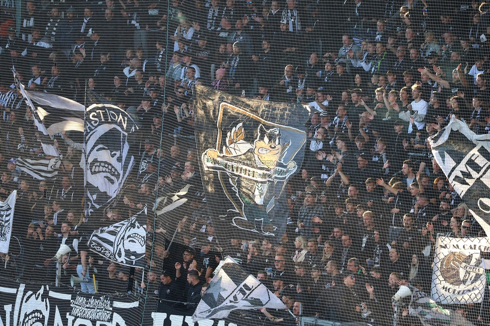 Sturm Graz - Salzburg
Oesterreichische Fussball Bundesliga, 9. Runde, SK Sturm Graz - RB Salzburg, Stadion Liebenau Graz, 06.10.2024. 

Foto zeigt Fans von Sturm
