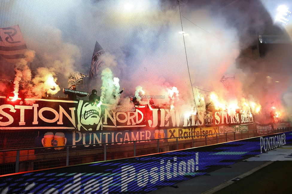 Sturm Graz - Salzburg
Oesterreichische Fussball Bundesliga, 9. Runde, SK Sturm Graz - RB Salzburg, Stadion Liebenau Graz, 06.10.2024. 

Foto zeigt Fans von Sturm mit Pyrotechnik
