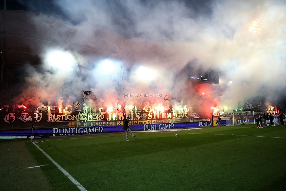 Sturm Graz - Salzburg
Oesterreichische Fussball Bundesliga, 9. Runde, SK Sturm Graz - RB Salzburg, Stadion Liebenau Graz, 06.10.2024. 

Foto zeigt Fans von Sturm mit Pyrotechnik
