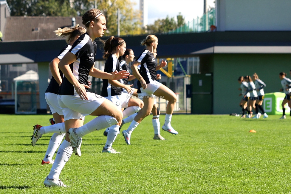 Sturm Damen - Altach
OEFB Frauen Bundesliga, 6. Runde, SK Sturm Graz Damen - SCR Altach, MURAUER Bier Arena - StFV Graz, 06.10.2024. 

Foto zeigt die Mannschaft der Sturm Damen
