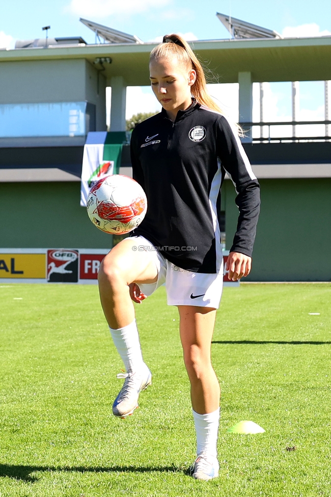 Sturm Damen - Altach
OEFB Frauen Bundesliga, 6. Runde, SK Sturm Graz Damen - SCR Altach, MURAUER Bier Arena - StFV Graz, 06.10.2024. 

Foto zeigt Lena Breznik (Sturm Damen)
