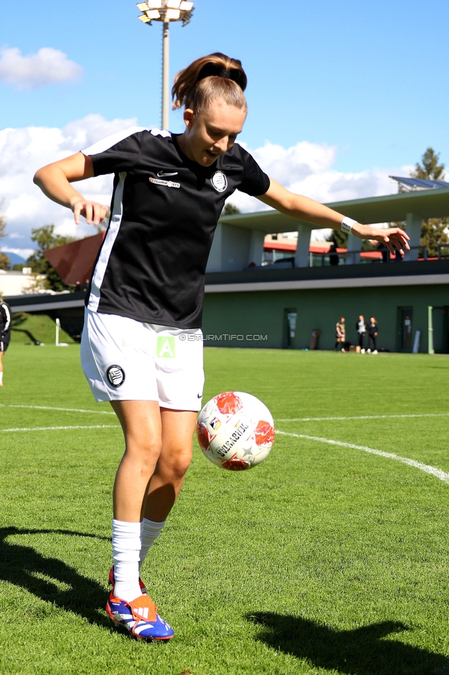 Sturm Damen - Altach
OEFB Frauen Bundesliga, 6. Runde, SK Sturm Graz Damen - SCR Altach, MURAUER Bier Arena - StFV Graz, 06.10.2024. 

Foto zeigt Elisabeth Brandl (Sturm Damen)
