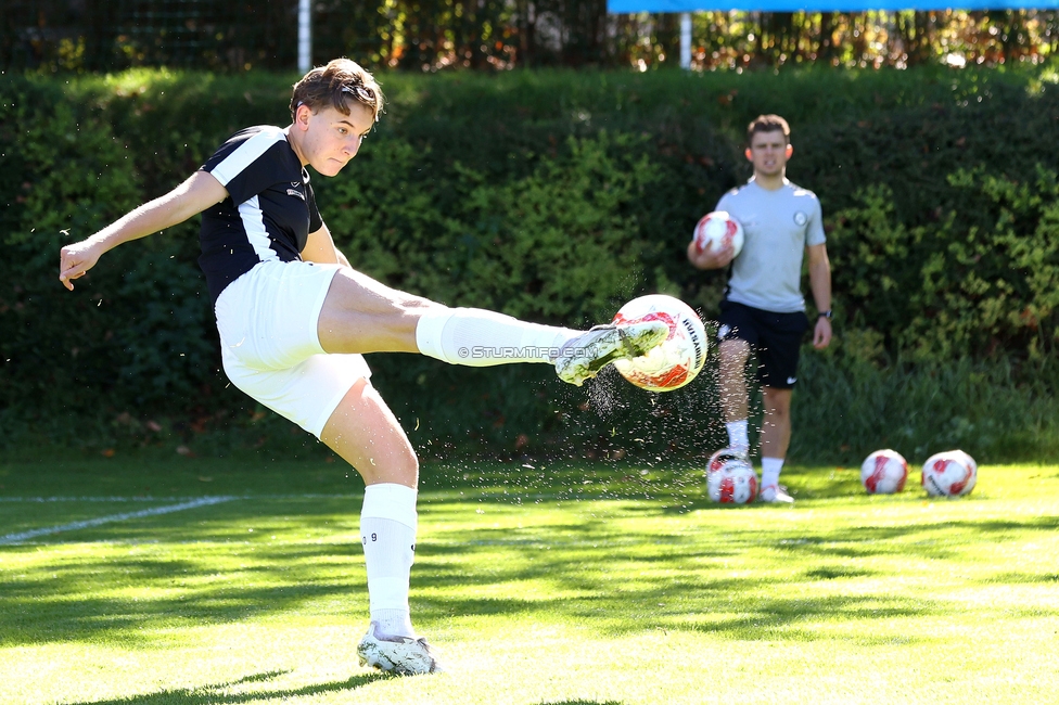 Sturm Damen - Altach
OEFB Frauen Bundesliga, 6. Runde, SK Sturm Graz Damen - SCR Altach, MURAUER Bier Arena - StFV Graz, 06.10.2024. 

Foto zeigt Pauline Deutsch (Sturm Damen)
