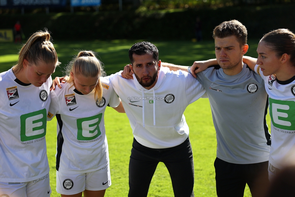 Sturm Damen - Altach
OEFB Frauen Bundesliga, 6. Runde, SK Sturm Graz Damen - SCR Altach, MURAUER Bier Arena - StFV Graz, 06.10.2024. 

Foto zeigt Sargon Duran (Cheftrainer Sturm Damen)
