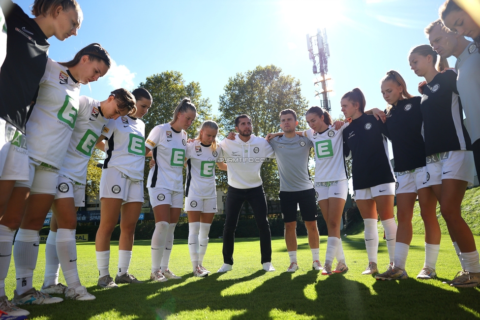 Sturm Damen - Altach
OEFB Frauen Bundesliga, 6. Runde, SK Sturm Graz Damen - SCR Altach, MURAUER Bier Arena - StFV Graz, 06.10.2024. 

Foto zeigt die Mannschaft der Sturm Damen
