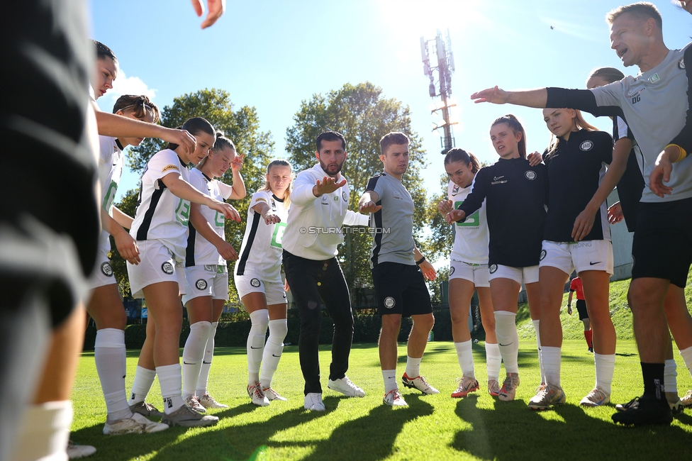 Sturm Damen - Altach
OEFB Frauen Bundesliga, 6. Runde, SK Sturm Graz Damen - SCR Altach, MURAUER Bier Arena - StFV Graz, 06.10.2024. 

Foto zeigt die Mannschaft der Sturm Damen
