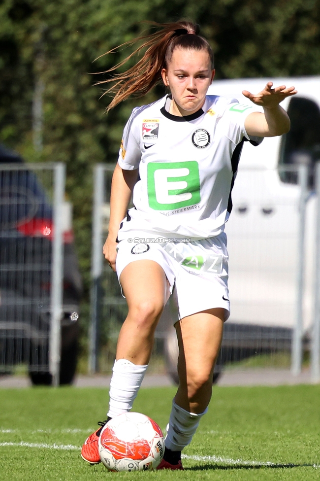 Sturm Damen - Altach
OEFB Frauen Bundesliga, 6. Runde, SK Sturm Graz Damen - SCR Altach, MURAUER Bier Arena - StFV Graz, 06.10.2024. 

Foto zeigt Julia Keutz (Sturm Damen)
