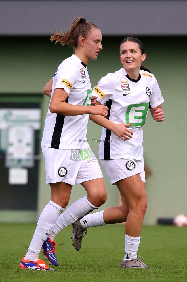 Sturm Damen - Altach
OEFB Frauen Bundesliga, 6. Runde, SK Sturm Graz Damen - SCR Altach, MURAUER Bier Arena - StFV Graz, 06.10.2024. 

Foto zeigt Rebecca Villena (Sturm Damen) und Marie Spiess (Sturm Damen)
