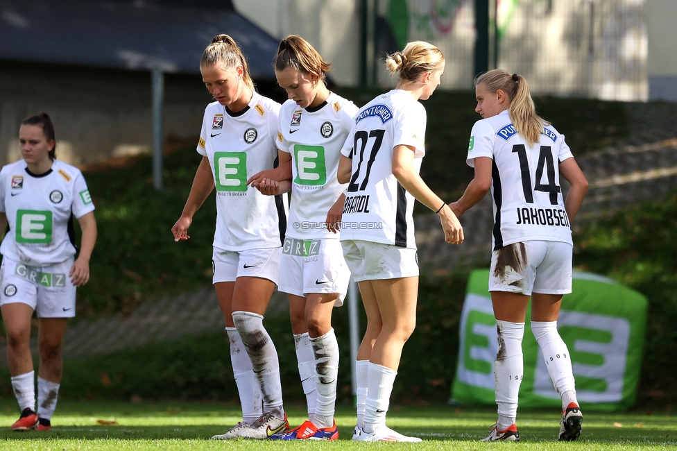 Sturm Damen - Altach
OEFB Frauen Bundesliga, 6. Runde, SK Sturm Graz Damen - SCR Altach, MURAUER Bier Arena - StFV Graz, 06.10.2024. 

Foto zeigt die Mannschaft der Sturm Damen
