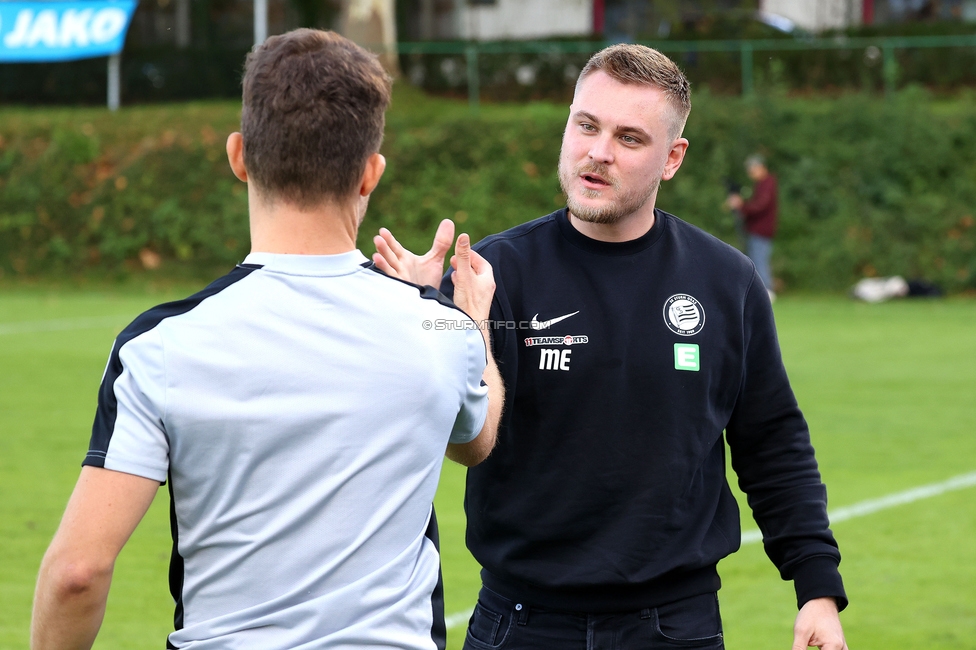 Sturm Damen - Altach
OEFB Frauen Bundesliga, 6. Runde, SK Sturm Graz Damen - SCR Altach, MURAUER Bier Arena - StFV Graz, 06.10.2024. 

Foto zeigt David Url (Athletiktrainer Sturm Damen) und Michael Erlitz (Sportdirektor Sturm Damen)
