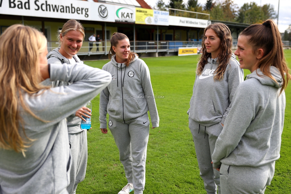 Sturm Damen - LASK
OEFB Frauen Bundesliga, 7. Runde, SK Sturm Graz Damen - LASK Damen, Anton Koch Stadion Hollenegg, 12.10.2024. 

Foto zeigt die Mannschaft der Sturm Damen
