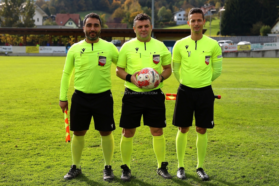 Sturm Damen - LASK
OEFB Frauen Bundesliga, 7. Runde, SK Sturm Graz Damen - LASK Damen, Anton Koch Stadion Hollenegg, 12.10.2024. 

Foto zeigt das Schiedsrichterteam
