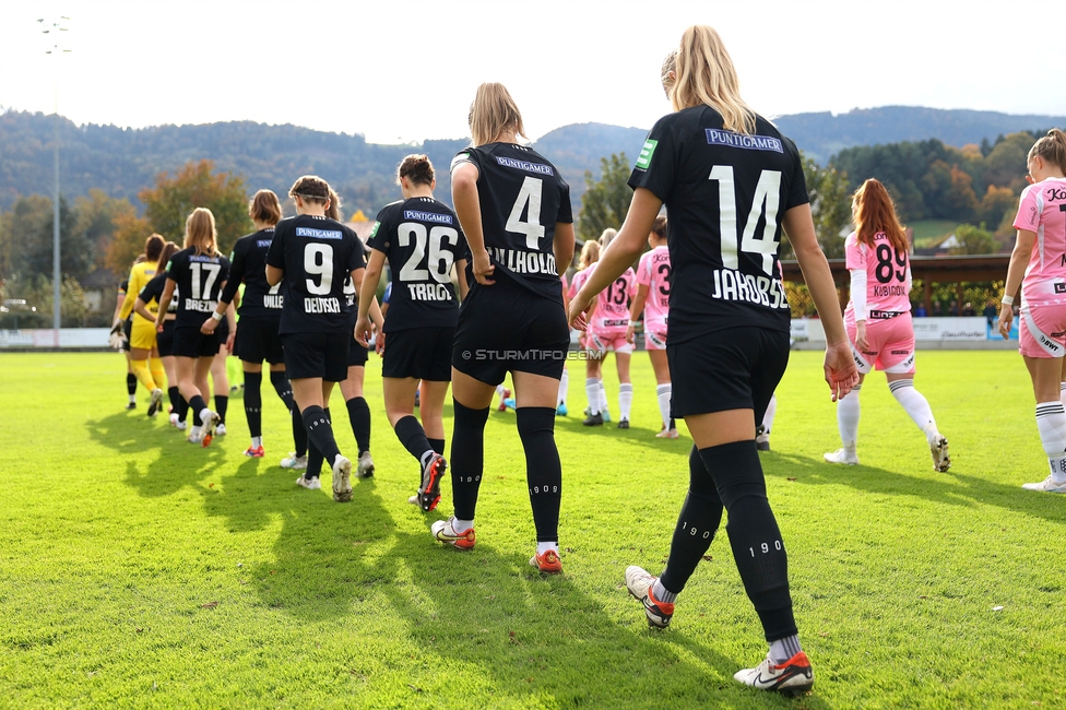 Sturm Damen - LASK
OEFB Frauen Bundesliga, 7. Runde, SK Sturm Graz Damen - LASK Damen, Anton Koch Stadion Hollenegg, 12.10.2024. 

Foto zeigt die Mannschaft der Sturm Damen
