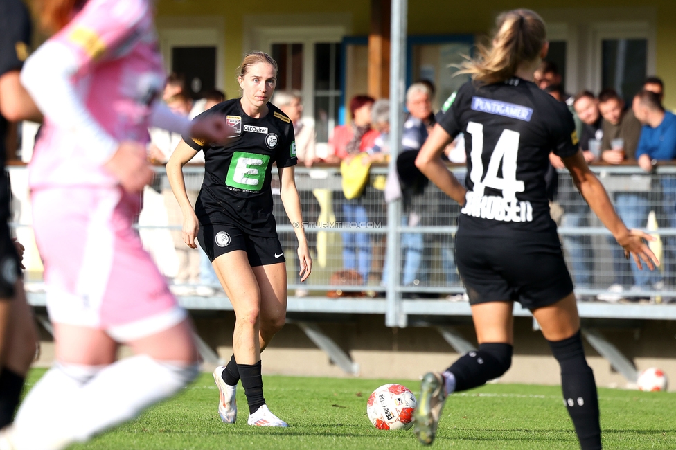 Sturm Damen - LASK
OEFB Frauen Bundesliga, 7. Runde, SK Sturm Graz Damen - LASK Damen, Anton Koch Stadion Hollenegg, 12.10.2024. 

Foto zeigt Elisabeth Brandl (Sturm Damen)
