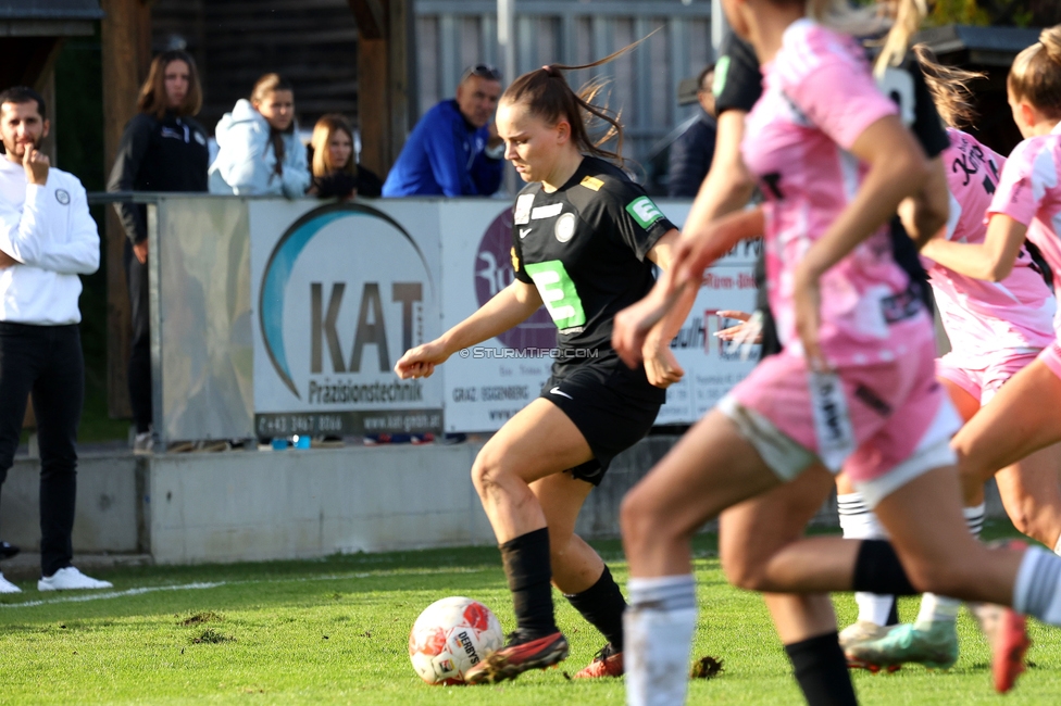 Sturm Damen - LASK
OEFB Frauen Bundesliga, 7. Runde, SK Sturm Graz Damen - LASK Damen, Anton Koch Stadion Hollenegg, 12.10.2024. 

Foto zeigt Julia Keutz (Sturm Damen)
