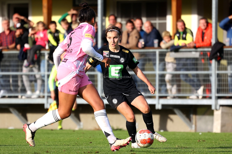 Sturm Damen - LASK
OEFB Frauen Bundesliga, 7. Runde, SK Sturm Graz Damen - LASK Damen, Anton Koch Stadion Hollenegg, 12.10.2024. 

Foto zeigt Pauline Deutsch (Sturm Damen)
