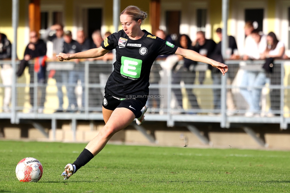 Sturm Damen - LASK
OEFB Frauen Bundesliga, 7. Runde, SK Sturm Graz Damen - LASK Damen, Anton Koch Stadion Hollenegg, 12.10.2024. 

Foto zeigt Elisabeth Brandl (Sturm Damen)
