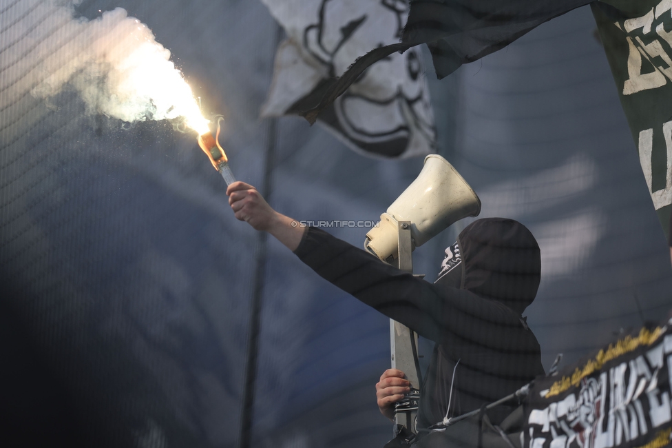 Sturm Graz - GAK
Oesterreichische Fussball Bundesliga, 10. Runde, SK Sturm Graz - Grazer AK, Stadion Liebenau Graz, 19.10.2024. 

Foto zeigt Fans von Sturm
Schlüsselwörter: pyrotechnik