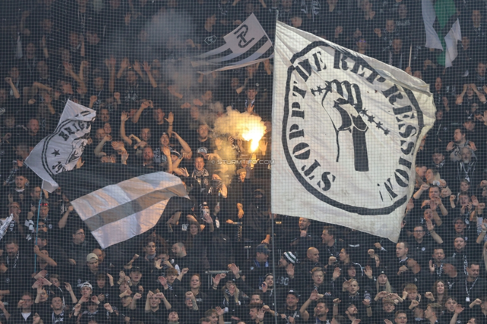 Sturm Graz - GAK
Oesterreichische Fussball Bundesliga, 10. Runde, SK Sturm Graz - Grazer AK, Stadion Liebenau Graz, 19.10.2024. 

Foto zeigt Fans von Sturm
Schlüsselwörter: repression pyrotechnik