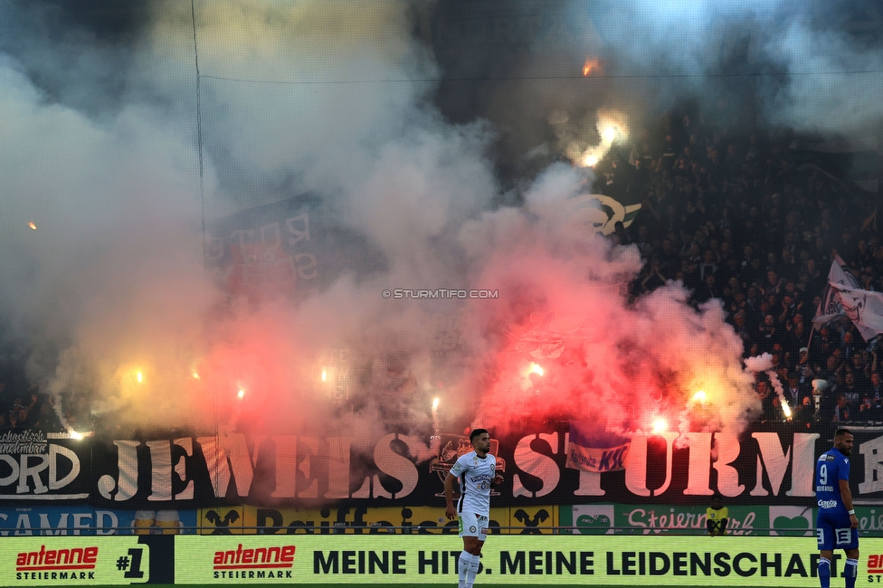 Sturm Graz - GAK
Oesterreichische Fussball Bundesliga, 10. Runde, SK Sturm Graz - Grazer AK, Stadion Liebenau Graz, 19.10.2024. 

Foto zeigt Fans von Sturm
Schlüsselwörter: pyrotechnik jewels