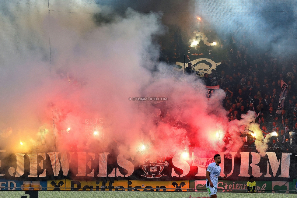 Sturm Graz - GAK
Oesterreichische Fussball Bundesliga, 10. Runde, SK Sturm Graz - Grazer AK, Stadion Liebenau Graz, 19.10.2024. 

Foto zeigt Fans von Sturm
Schlüsselwörter: pyrotechnik jewels