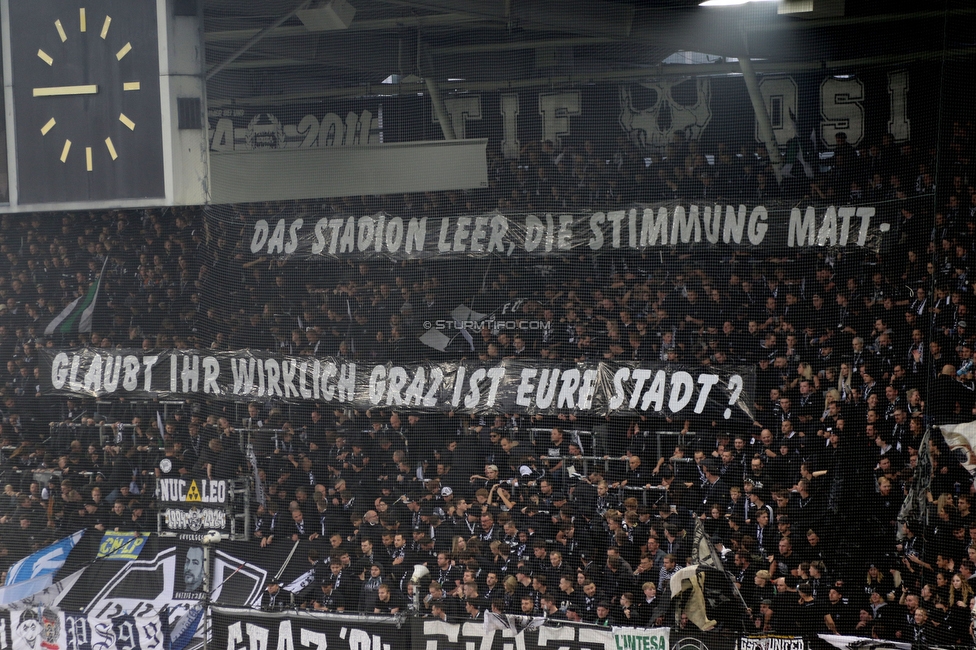 Sturm Graz - GAK
Oesterreichische Fussball Bundesliga, 10. Runde, SK Sturm Graz - Grazer AK, Stadion Liebenau Graz, 19.10.2024. 

Foto zeigt Fans von Sturm mit einem Spruchband
