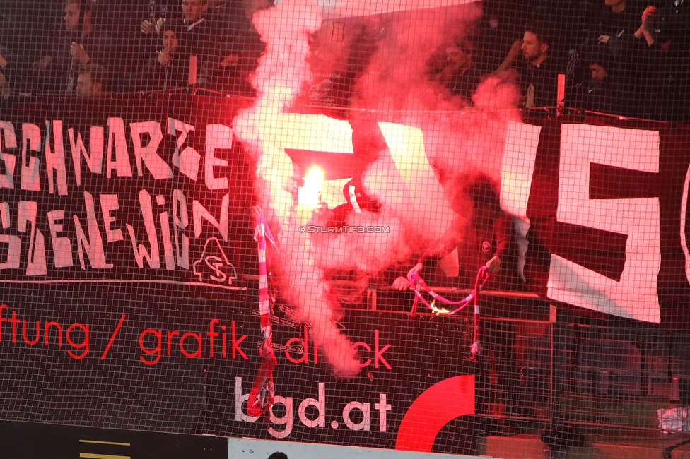 Sturm Graz - GAK
Oesterreichische Fussball Bundesliga, 10. Runde, SK Sturm Graz - Grazer AK, Stadion Liebenau Graz, 19.10.2024. 

Foto zeigt Fans von Sturm
Schlüsselwörter: sws pyrotechnik