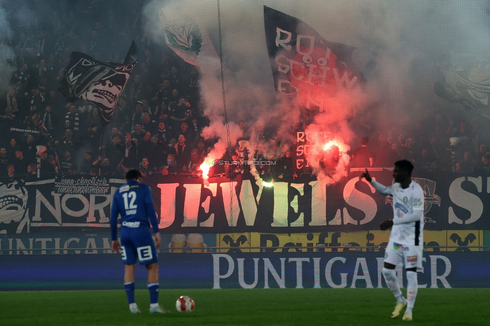 Sturm Graz - GAK
Oesterreichische Fussball Bundesliga, 10. Runde, SK Sturm Graz - Grazer AK, Stadion Liebenau Graz, 19.10.2024. 

Foto zeigt Fans von Sturm
Schlüsselwörter: jewels pyrotechnik