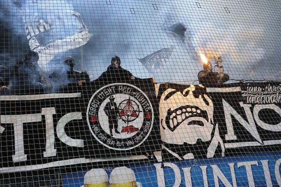 Sturm Graz - GAK
Oesterreichische Fussball Bundesliga, 10. Runde, SK Sturm Graz - Grazer AK, Stadion Liebenau Graz, 19.10.2024. 

Foto zeigt Fans von Sturm
Schlüsselwörter: bastion pyrotechnik