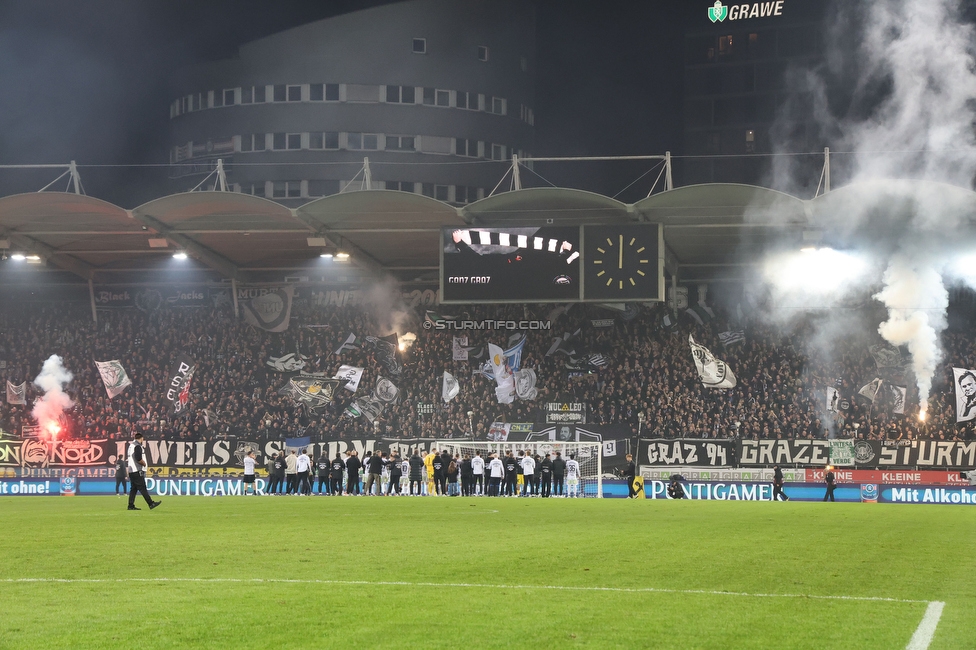 Sturm Graz - GAK
Oesterreichische Fussball Bundesliga, 10. Runde, SK Sturm Graz - Grazer AK, Stadion Liebenau Graz, 19.10.2024. 

Foto zeigt Fans von Sturm und die Mannschaft von Sturm
Schlüsselwörter: pyrotechnik