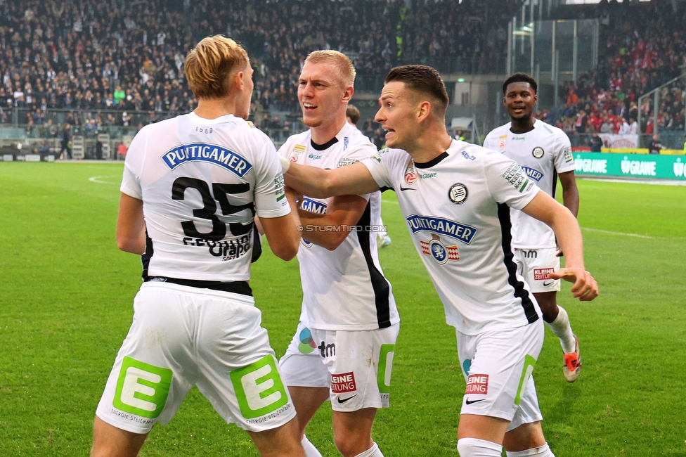 Sturm Graz - GAK
Oesterreichische Fussball Bundesliga, 10. Runde, SK Sturm Graz - Grazer AK, Stadion Liebenau Graz, 19.10.2024. 

Foto zeigt Niklas Geyrhofer (Sturm), Mika Biereth (Sturm) und Dimitri Lavalee (Sturm)
