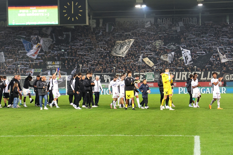 Sturm Graz - GAK
Oesterreichische Fussball Bundesliga, 10. Runde, SK Sturm Graz - Grazer AK, Stadion Liebenau Graz, 19.10.2024. 

Foto zeigt Fans von Sturm und die Mannschaft von Sturm
Schlüsselwörter: schals