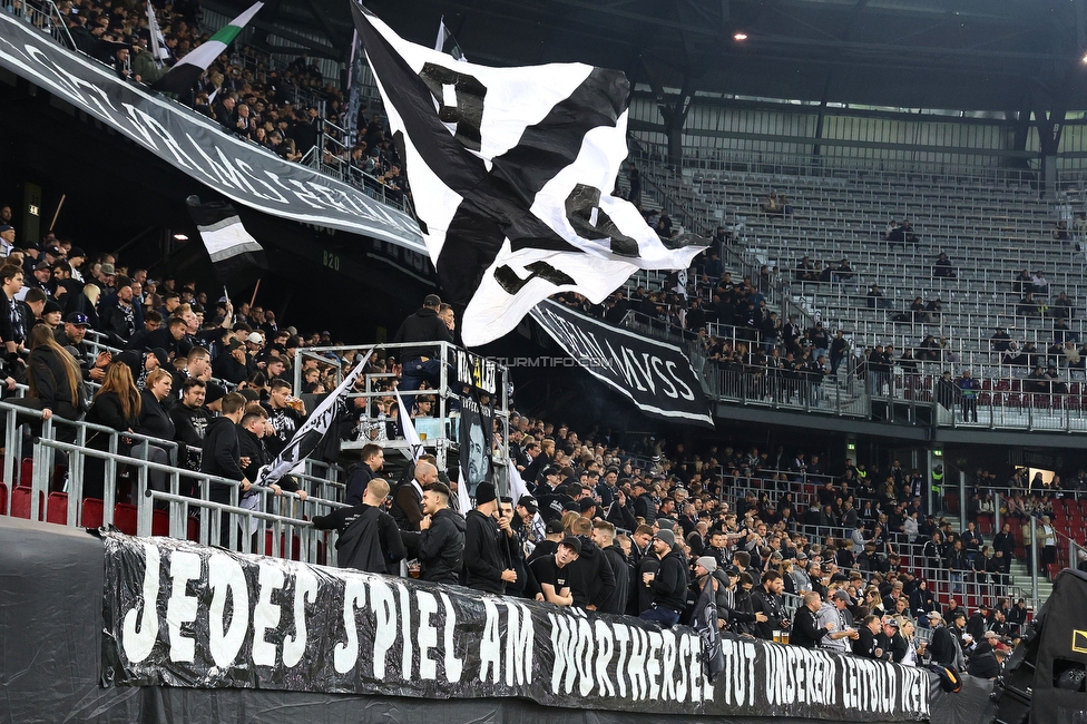 Sturm Graz - Sporting Lissabon
UEFA Champions League Ligaphase 3. Spieltag, SK Sturm Graz - Sporting Lissabon, Woerthersee Stadion Klagenfurt, 22.10.2024. 

Foto zeigt Fans von Sturm mit einem Spruchband
Schlüsselwörter: sturmstadion