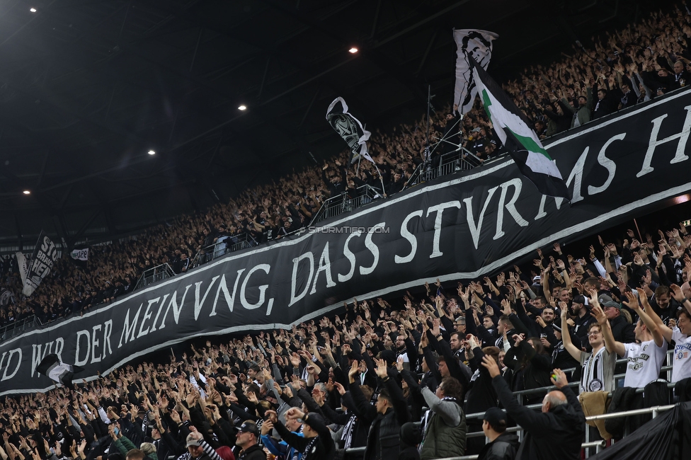 Sturm Graz - Sporting Lissabon
UEFA Champions League Ligaphase 3 Spieltag, SK Sturm Graz - Sporting Lissabon, Woerthersee Stadion Klagenfurt, 22.10.2024. 

Foto zeigt Fans von Sturm mit einem Spruchband
Schlüsselwörter: sturmstadion