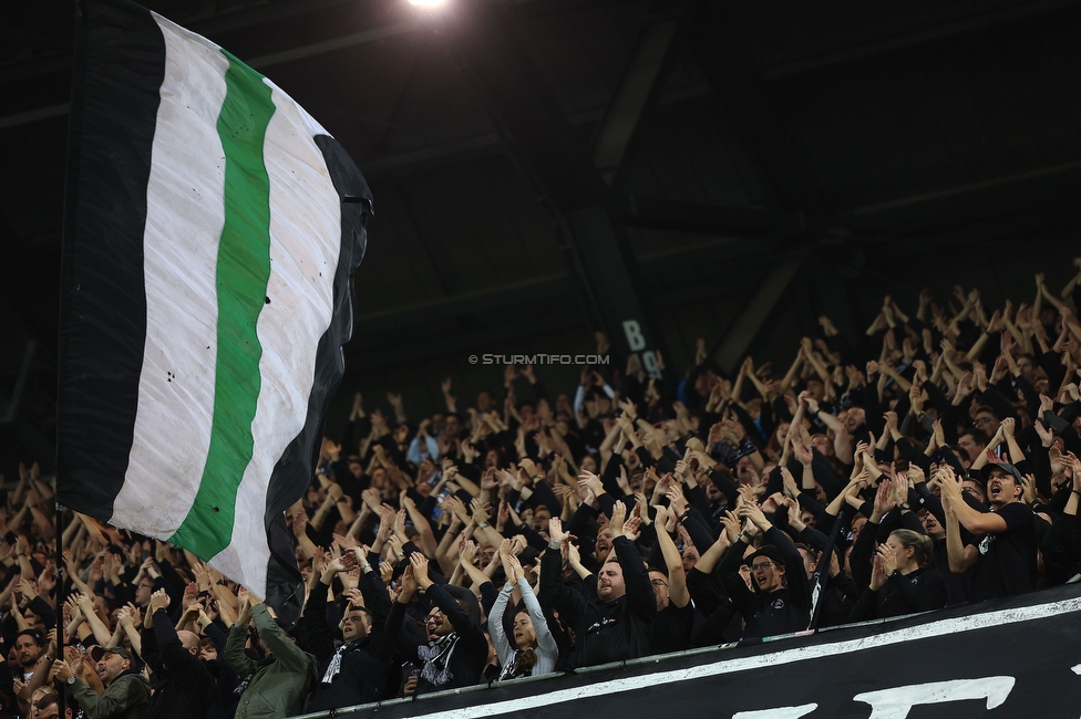 Sturm Graz - Sporting Lissabon
UEFA Champions League Ligaphase 3 Spieltag, SK Sturm Graz - Sporting Lissabon, Woerthersee Stadion Klagenfurt, 22.10.2024. 

Foto zeigt Fans von Sturm
